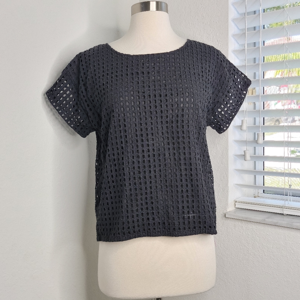 KARL MARC JOHN Eyelet Bow Detail Short Sleeve Top In Black M.